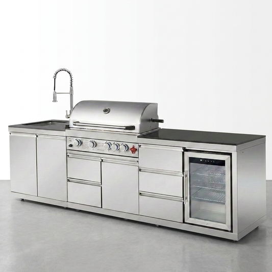 Outdoor Kitchen Island Built for Backyard Entertaining, 4-Burner 59500 BTU Grill, Built-In Sink, Refrigerator — Studio Shot